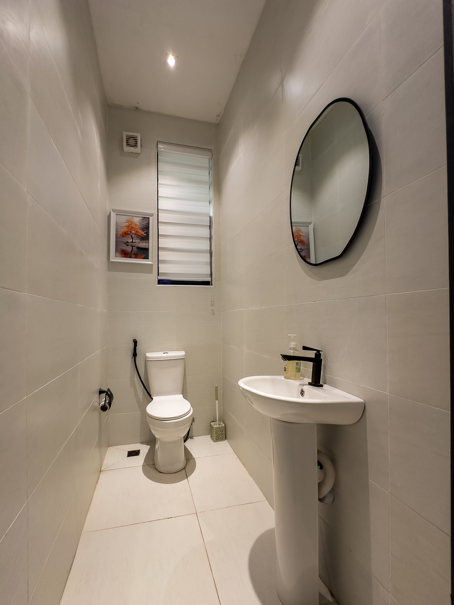 Guest Toilet 1